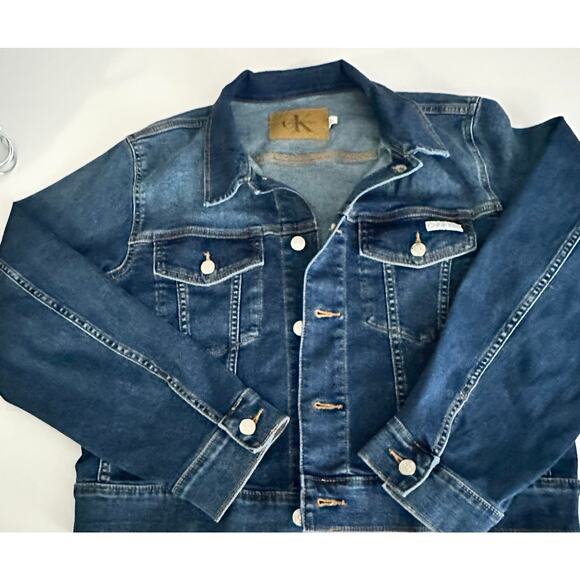 Calvin Klein Women's Jean Jacket w/ just the right amount of give  NWOT -Large - Picture 3 of 8